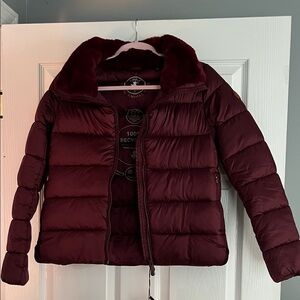 Save the duck WOMEN'S ANIMAL FREE PUFFER JACKET MOD. MEI IN WINE RED